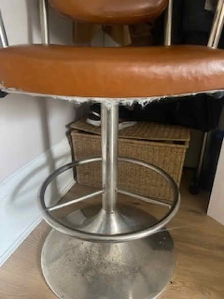 Photo of free Barber's Chair (Pollokshaws G41) #1