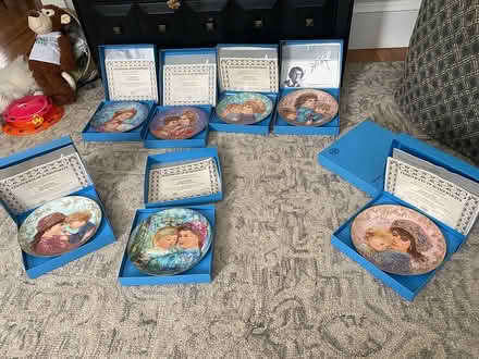 Photo of free Edna Hibel Mother’s Day Plates (Highlands) #2