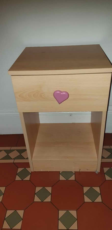 Photo of free Small unit with drawer (St Albans AL1) #1
