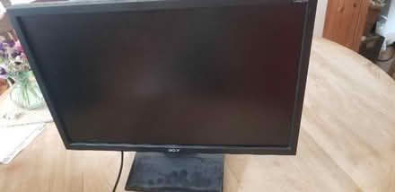 Photo of free 22" Monitor (East Grinstead town center) #3