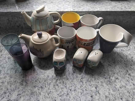 Photo of free Mugs, teapots & more (KT15) #1