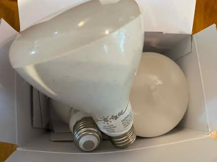 Photo of free Candles, GE cync lightbulbs, book (Vienna) #3