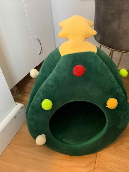 Photo of free Cat bed (Whiteway) #2