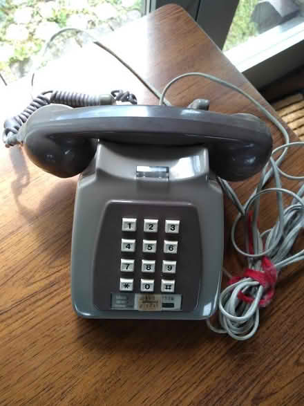 Photo of free 1980s phone (Burleigh GL5) #1