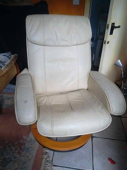 Photo of free Swivel leather chair (maldon CM9) #1