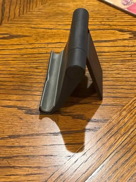 Photo of free phone holder (Waters Landing) #2