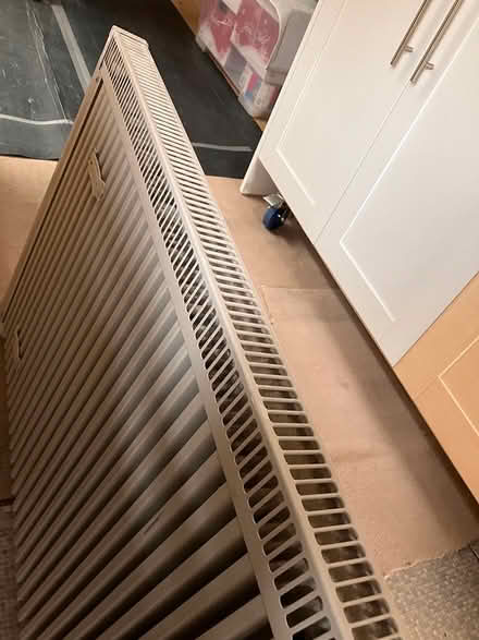 Photo of free Single Convector Radiator (Plumstead Common SE18) #1