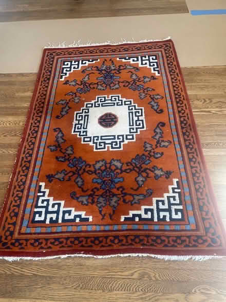 Photo of free 4 x 6 Asian carpet (Beachwood Canyon) #1