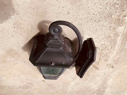 Photo of free Outdoor driveway light fixture (Oakvlle Dundas & Neyagawa) #2