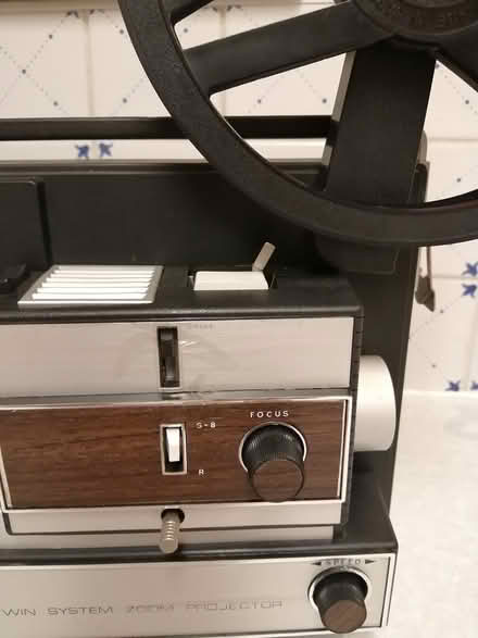 Photo of free 8mm movie projector (Southend SS2 near The Bell pub) #3