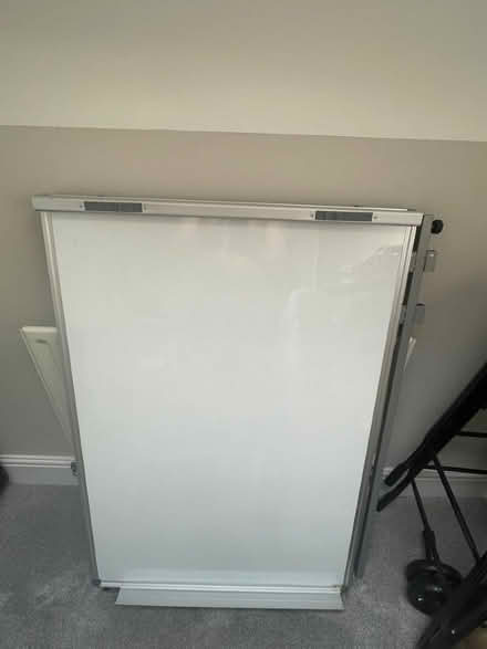 Photo of free Magnetic Whiteboard 100cm x 70cm (Richmond TW9) #1