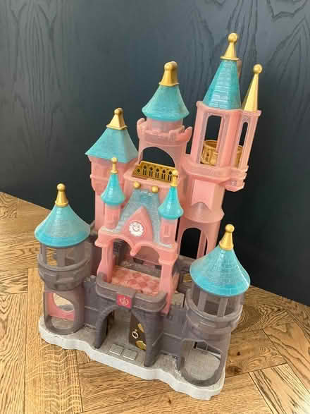 Photo of free Castle toy (Oakwood LS8) #1