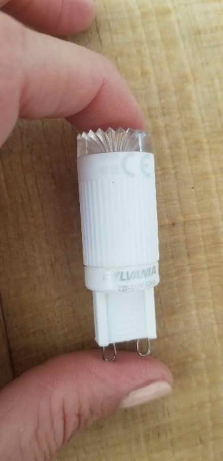 Photo of Ceiling light bulb (East Grinstead town center) #1