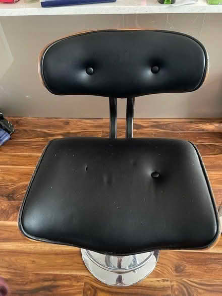 Photo of free Eames style hydraulic chairs (Glasgow G12) #2