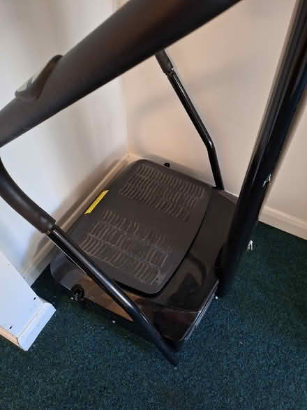 Photo of free Vibration plate (EH7) #1
