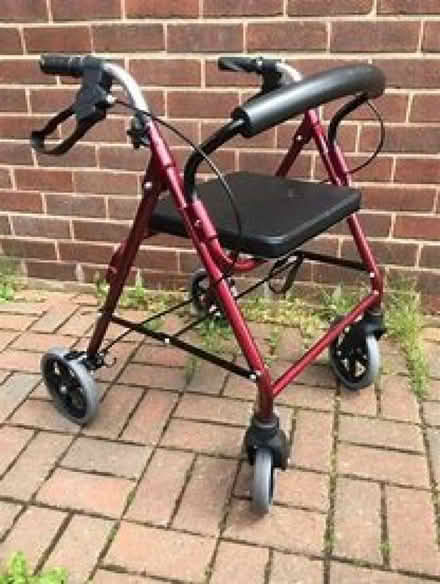 Photo of Walking aid with seat (Cranfield MK43) #1