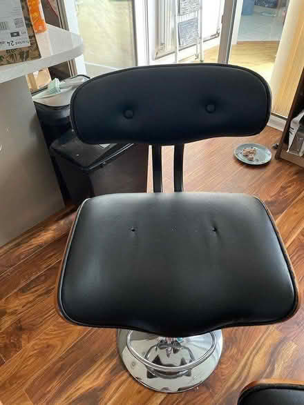 Photo of free Eames style hydraulic chairs (Glasgow G12) #3
