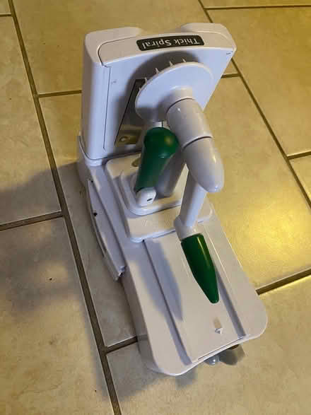 Photo of free processor, spiralizer, wine book (Petworth/Columbia Heights) #2