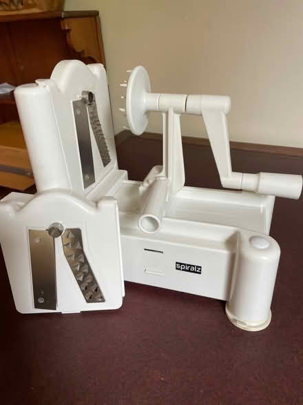 Photo of free Vegetable spiralizer (EH41) #1