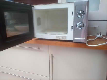 Photo of free DeLonghi microwave (High Brooms TN4) #3