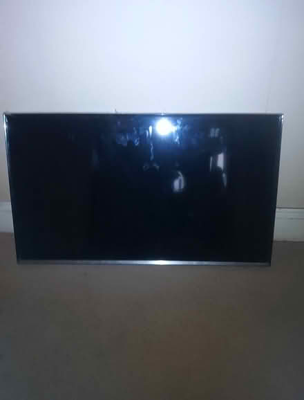 Photo of free Samsung TV Model T32E390SX (Cutty Sark SE10) #1