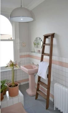 Photo of Old style wooden stepladder (Stoneleigh KT17) #1