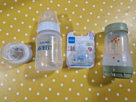 Photo of free Mam & Avent baby bottles & teats (Roslin, Midlothian EH25) #1