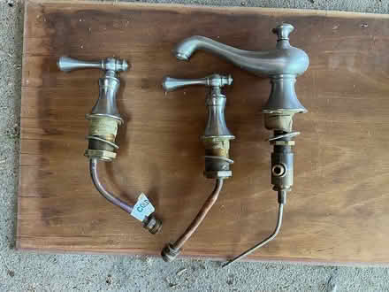 Photo of free bathroom sinks & faucets (holmes (patterson/pawling)) #4