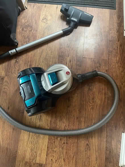 Photo of free Old hoover (BA13) #1