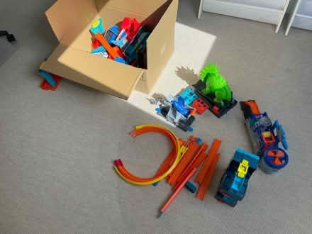 Photo of free Multiple Hot Wheels sets (TW9) #2