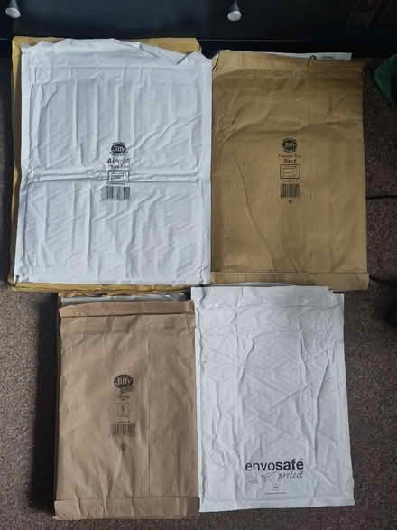 Photo of free Mixed size padded envelopes (Farington PR25) #1