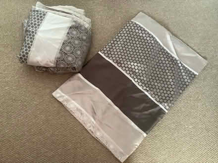 Photo of free King Sized Duvet & 2 Pillowcases (KT4) #1