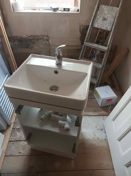 Photo of free White vanity unit sink (SM1) #1