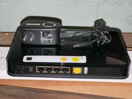 Photo of free Netgear router WNDR3700v2 (Central Belmont) #2