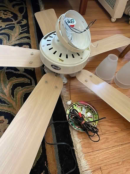 Photo of free Hunter Ceing Fan (Wilmette) #1