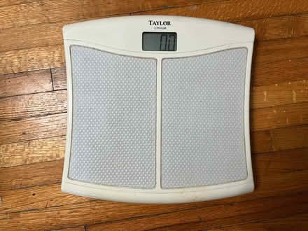 Photo of free Bathroom scale (working) (Koreatown) #1