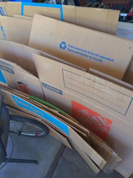 Photo of free More than a dozen moving boxes (Culver City) #1