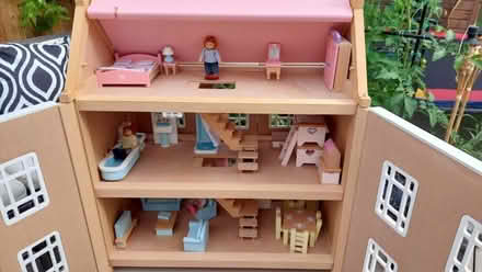 Photo of free John Lewis Dolls House (TW12) #1