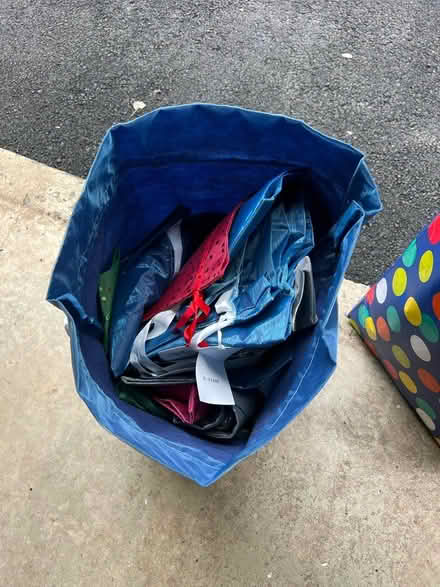 Photo of free 50+ gift bags (Oakton) #2