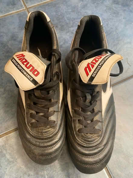 Photo of free 9.5 football boots (RH2 0) #2