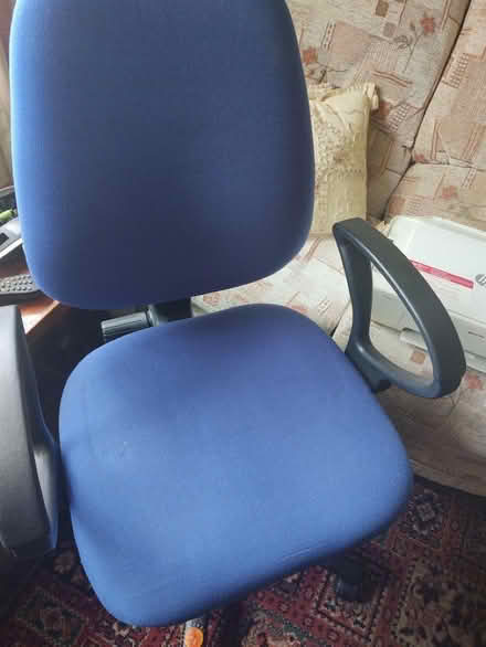 Photo of free Good office chair, but needs parts (SEE PHOTO!) (Huyton L36) #1