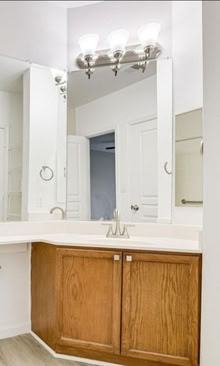 Photo of free Vanity light (Worldgate, Herndon) #2