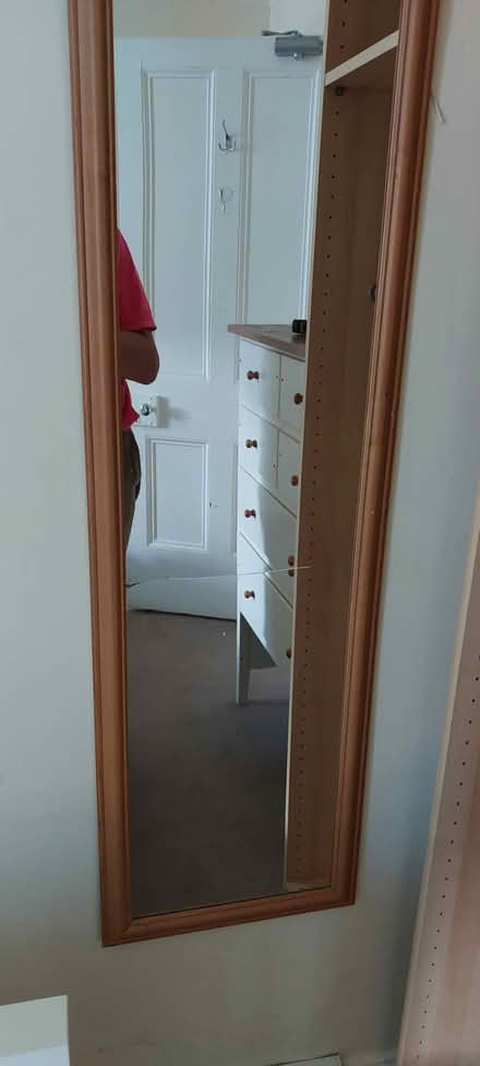 Photo of free Mirror with crack (EH9) #1