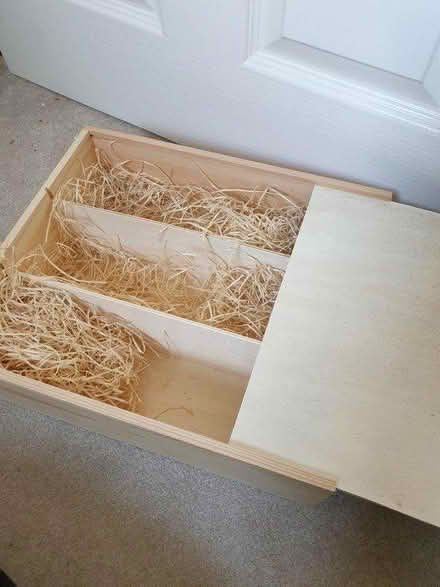 Photo of free Wine box (PO19) #1