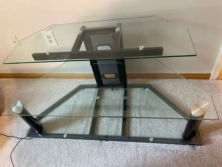 Photo of free TV/media stand. Tempered glass (Gaithersburg Quince Orchard) #1