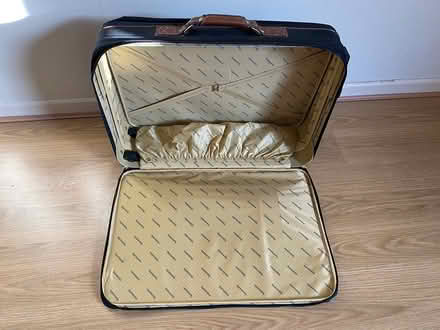 Photo of free Samsonite suitcase (Ravenglass CA18) #1