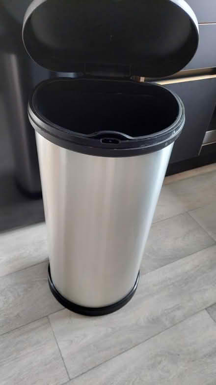 Photo of free Kitchen bin (RH12) #1