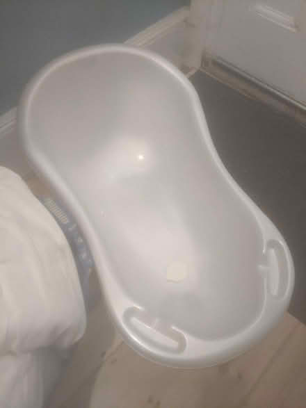 Photo of free Baby bath (Round Hill BN2) #1
