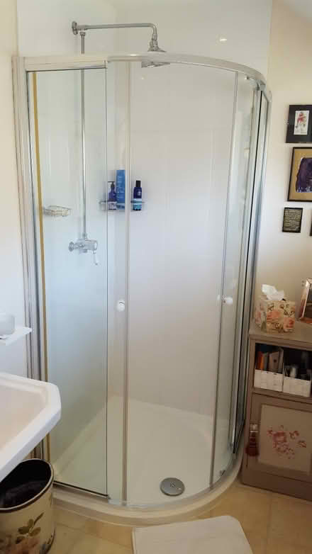 Photo of free Quadrant shower doors for 90cm tray (Bathpool PL15) #4