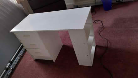Photo of free White desk (EH9 Marchmont) #1